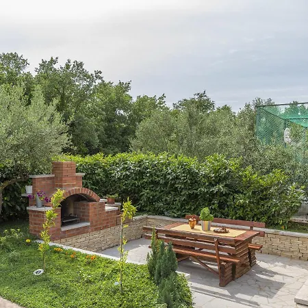 Quaint With Swimming Pool In *