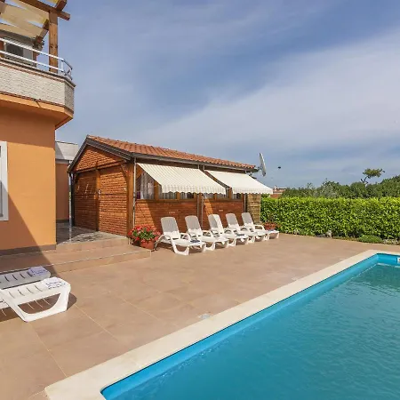 Quaint With Swimming Pool In Apartamento *