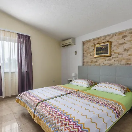 Quaint With Swimming Pool In *